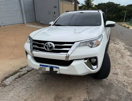 TOYOTA HILUX SW4 2.7 SRV 7 LUGARES 4X2 16V FLEX 4P AUTOMÁTICO